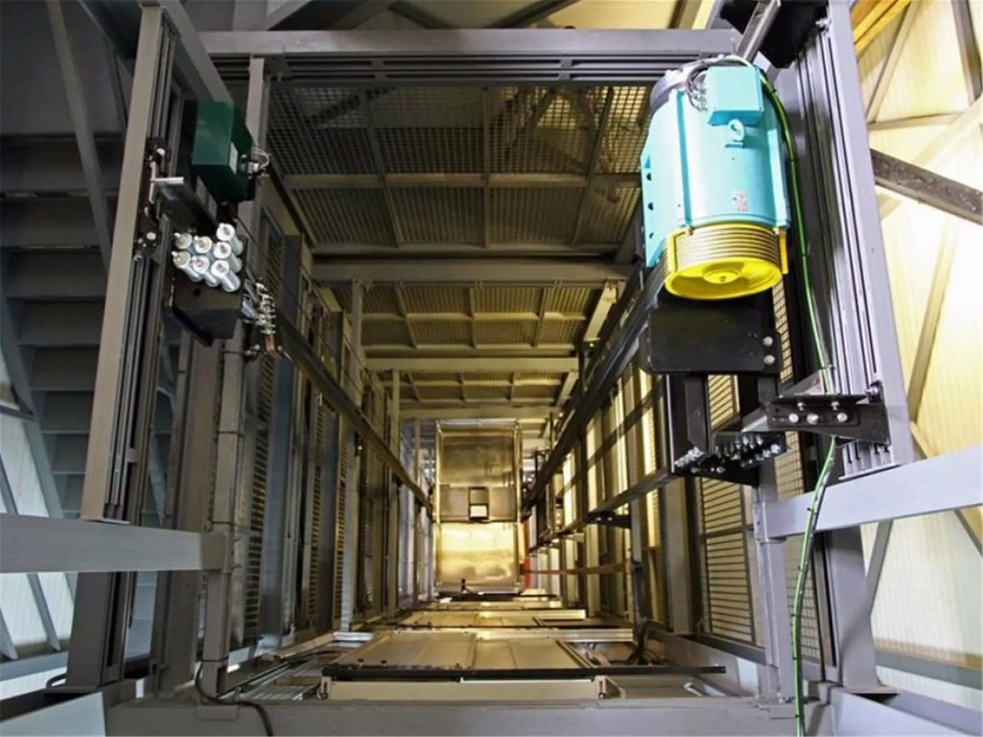 Machine Roomless Elevators